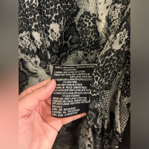 Guess Peacoat Women’s Medium Wool Blend Black Fuzzy Neck Winter - Picture 6 of 10